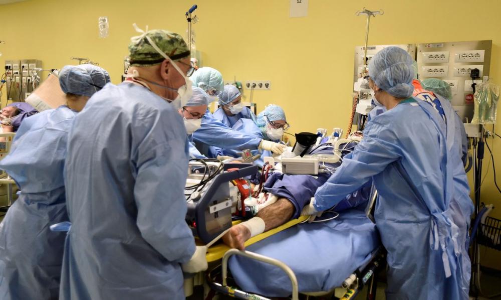 UTIs de hospitais privados de BH atingem 100% de ocupação, e sistema colapsa
