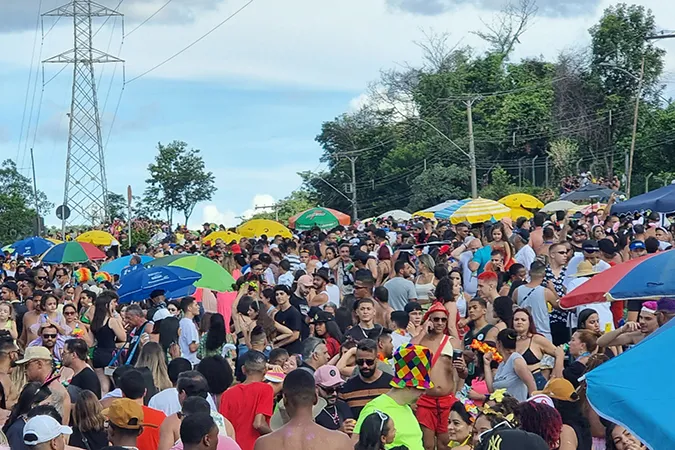 Procon-MG alerta sobre direitos do consumidor e possíveis práticas abusivas durante o carnaval