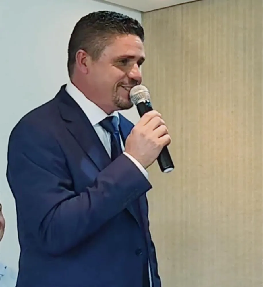 Novo presidente da Câmara de Sabará corta gratificação e extingue cargos para economizar quase R$ 1 milhão
