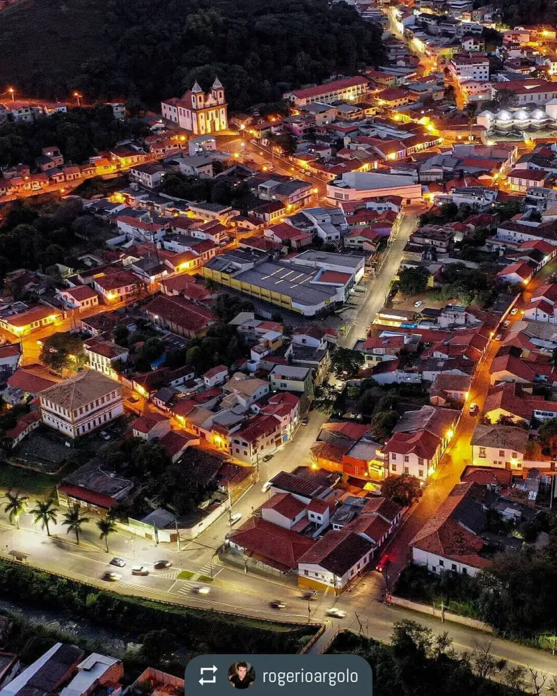 Hoje é aniversário de Sabará...
