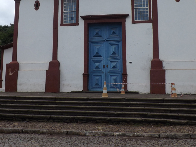 Chuva provoca interdição parcial da Igreja Matriz