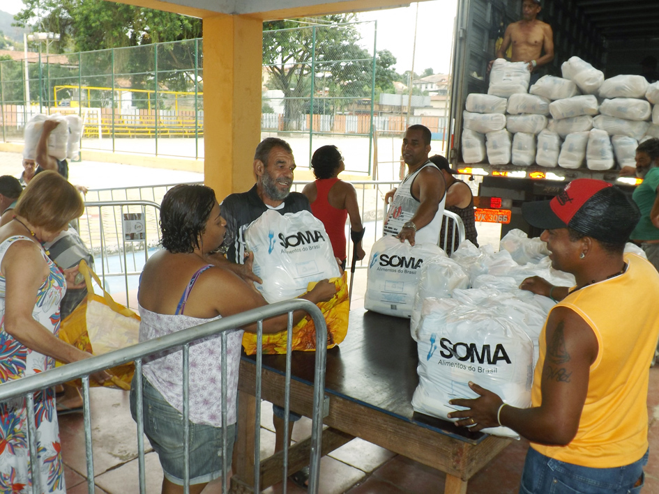 AMUSA realiza entrega de cestas natalinas e prêmios para associados