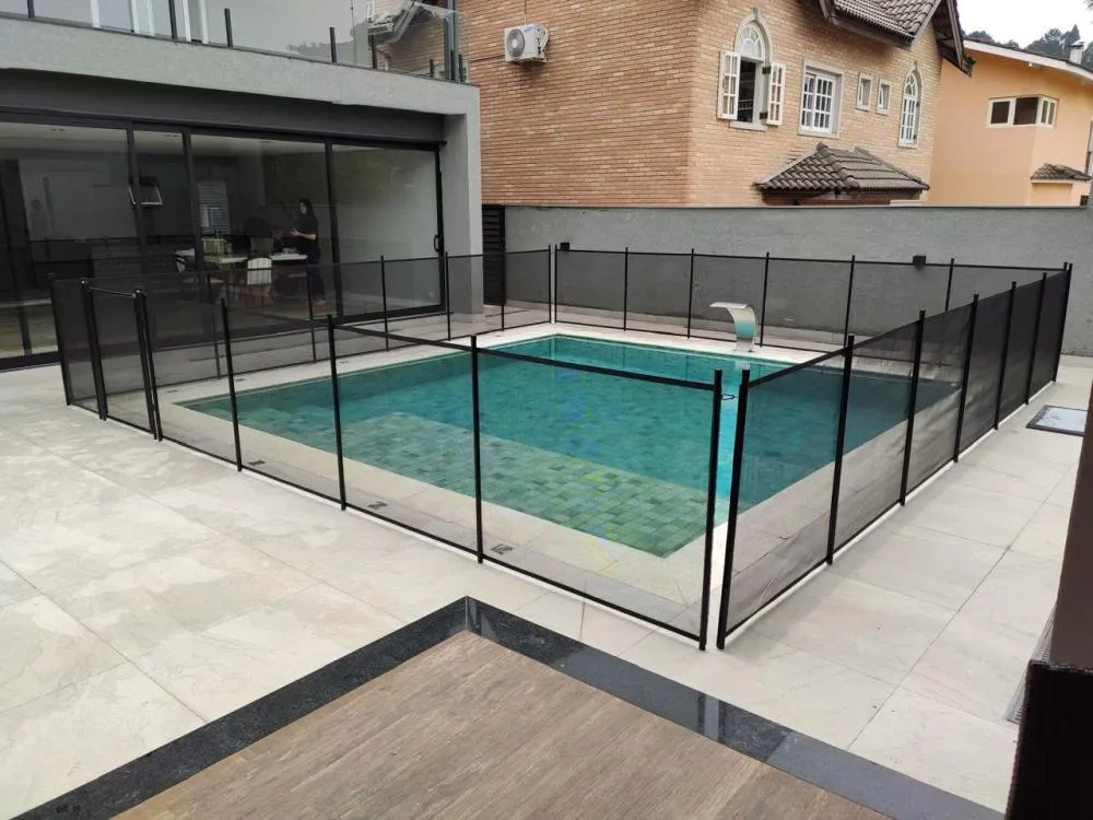 Aprovadas medidas para proteção de crianças contra afogamento em piscinas