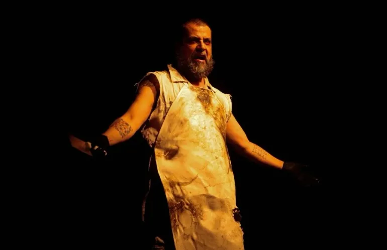 Gratuito: Sabará recebe premiado monólogo “Homem-Bomba”, dia 12/04, no Teatro Municipal
