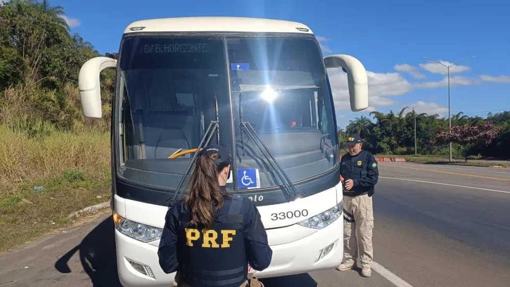 PRF realiza ação em Sabará pelo Dia do Orgulho Autista com orientações inclusivas a passageiros
