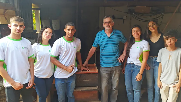 De brincadeira a sucesso: projeto do IFMG que monitora colmeias conquista prêmio nacional