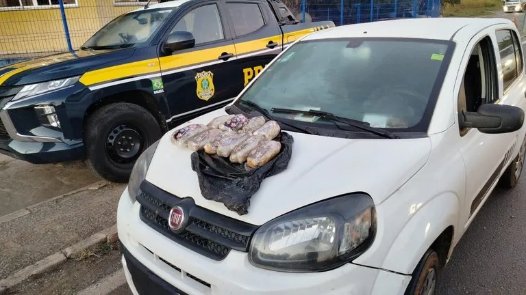 PRF apreende Skunk (super maconha) e prende motorista por tráfico de drogas na BR-381 em Sabará