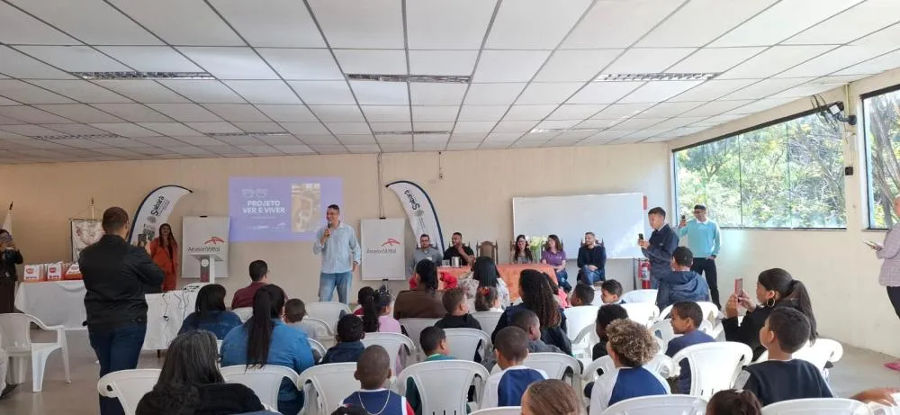 Projeto leva saúde visual a cerca de 50 estudantes da rede pública de Sabará