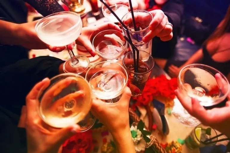 Nova lei aumenta pena para quem entrega drogas ou álcool a crianças e adolescentes