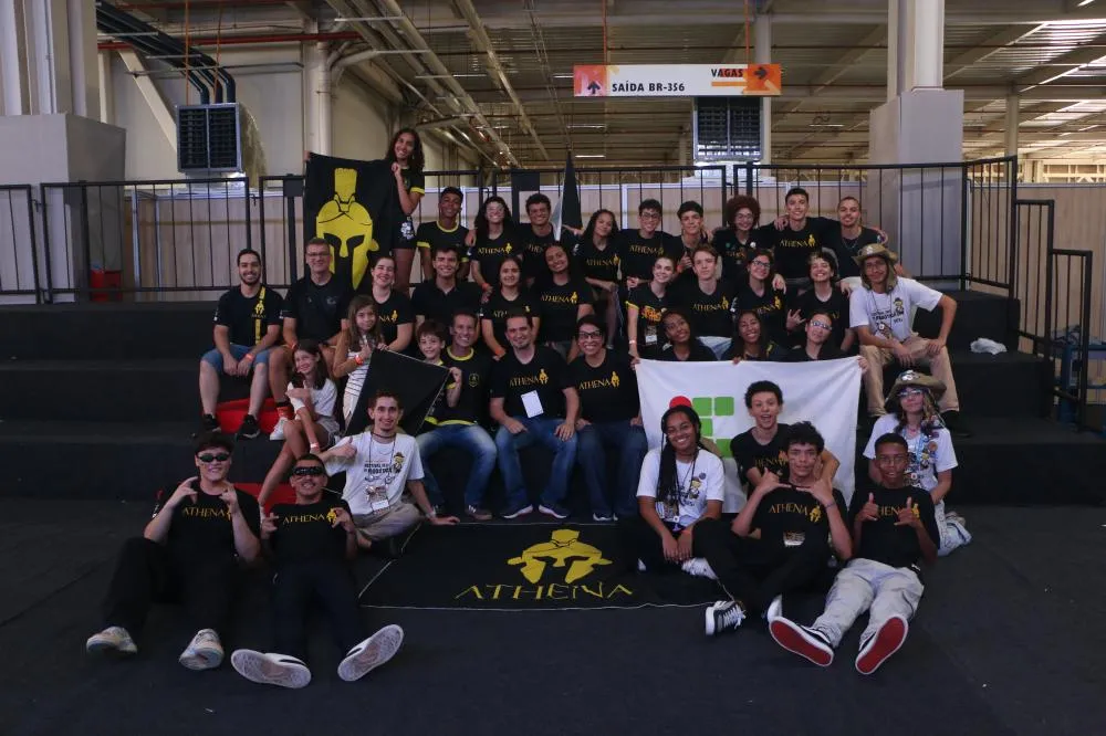 Equipe Athena representa Sabará no maior torneio de robótica do mundo e conquista premiações no FIRST LEGO League