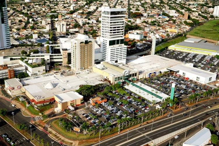 Comércio de Uberlândia acima da média
