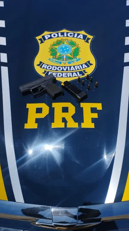 PRF apreende pistola 9mm com numeração raspada na BR-381, em Sabará