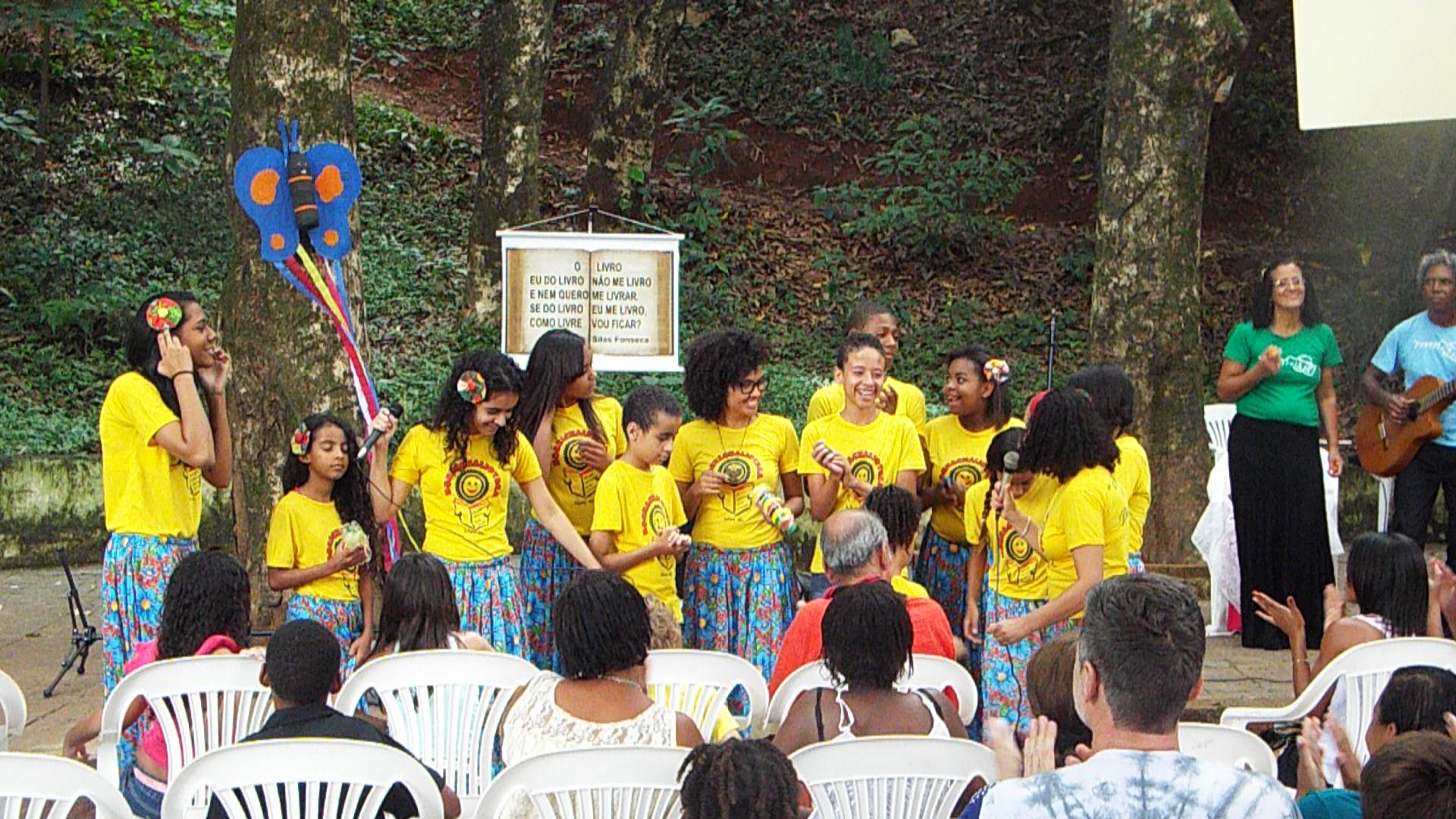 Grupo completa seis anos de versos e prosas