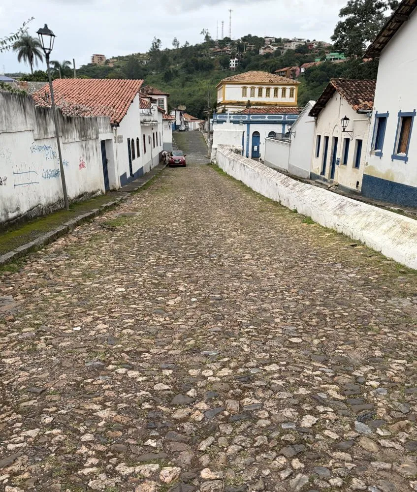 Você sabia? O chão do Centro Histórico de Sabará guarda histórias do período colonial