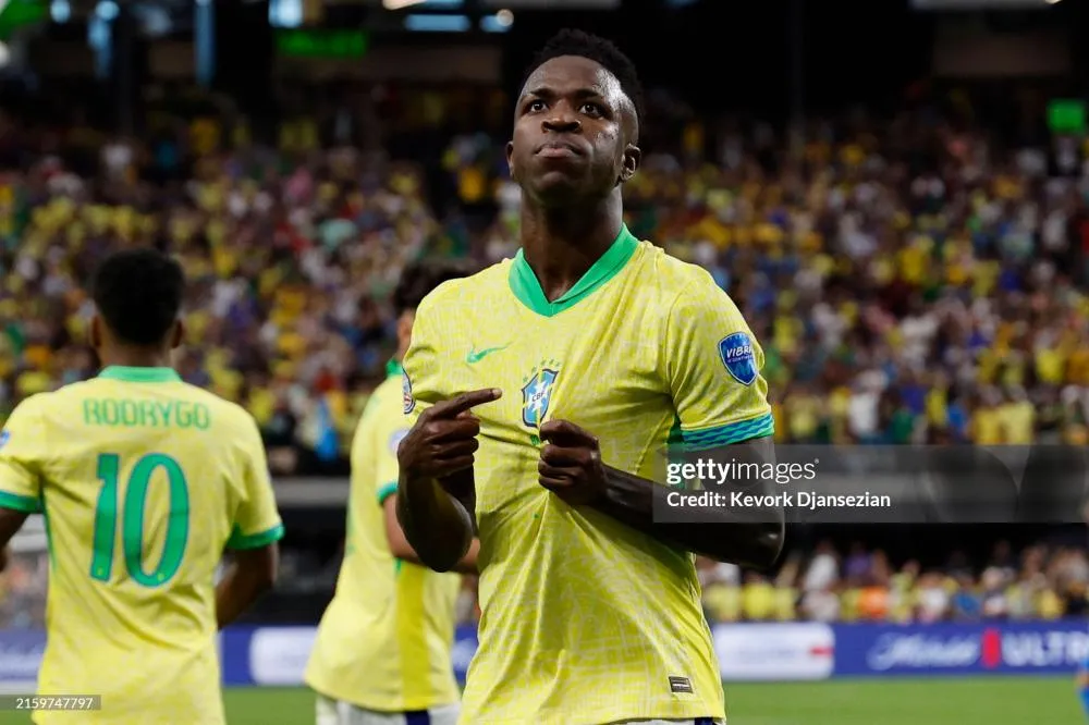 Entre todos os nomes analisados, o canceriano Vinícius Júnior aparece como um dos jogadores mais fortemente ativados pelo céu do torneio