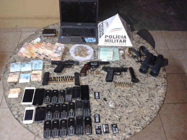 Militares do 61º BPM apreendem armas e veículos em ponto de tráfico de drogas no Borba Gato