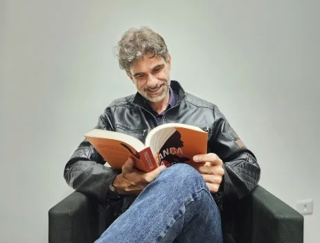 Paulo Stucchi lança em Sabará o romance “A Dança da Serpente”, inspirado na história de Luzia Pinta