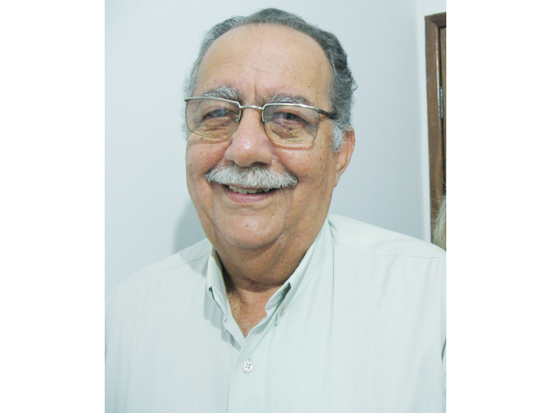 Familiares e amigos se despedem de Hélio Gonçalves de Andrade