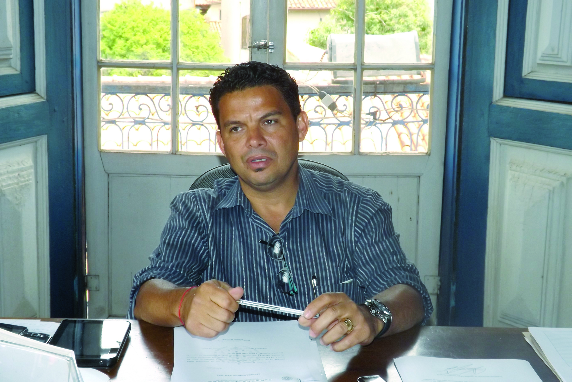 Justiça bloqueia bens do ex-prefeito William Borges