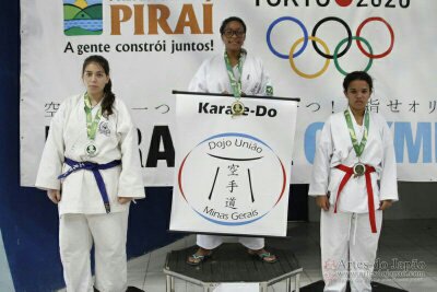 Sabarense é bicampeã brasileira de Karatê