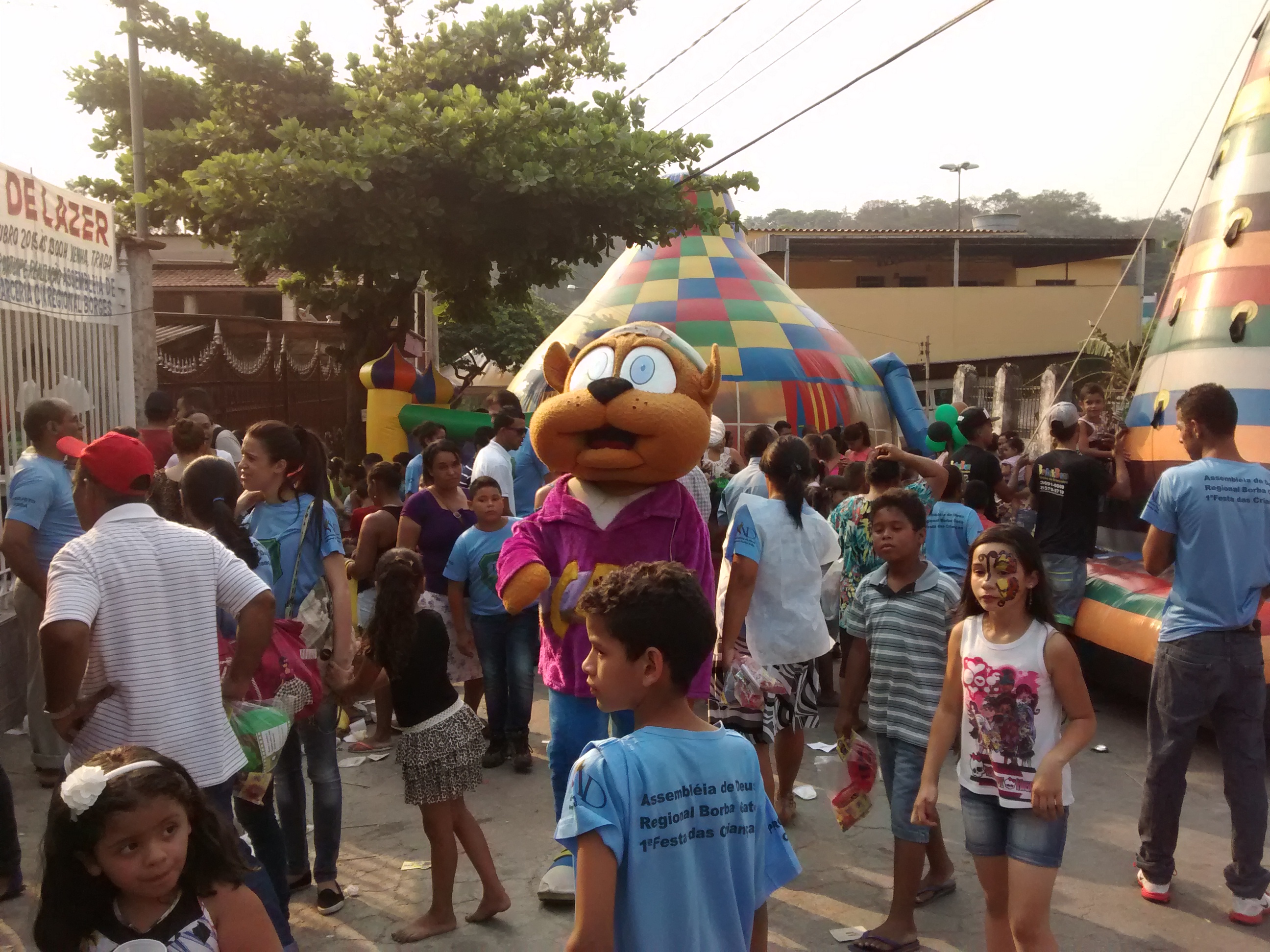 Dia das crianças é comemorado em diversos bairros da cidade