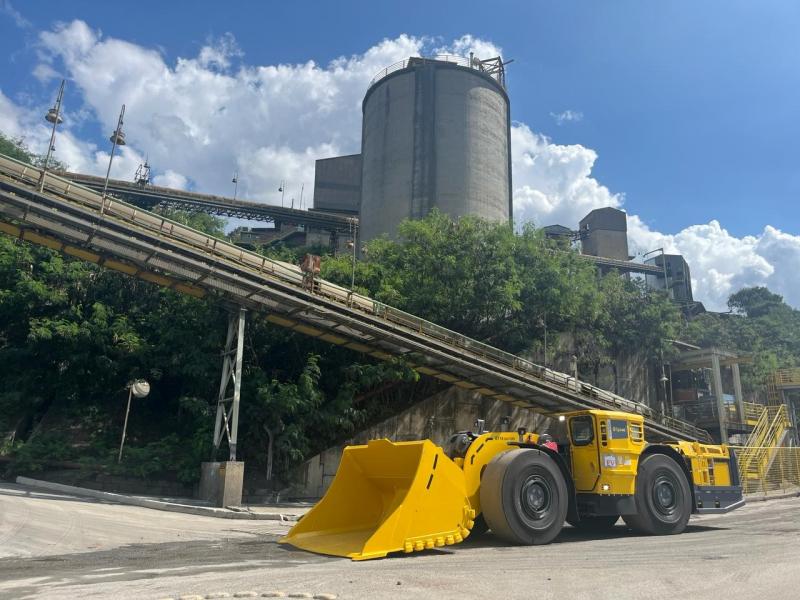 Carregadeira com zero emissão de carbono descerá a 1.600 metros na Mina de Cuiabá em Sabará